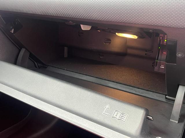 ＣＬＡクラス ＣＬＡ３５　４マチック　パノラミックスライディングルーフ　レーダーセフティーＰＫＧ　アドバンスＰＫＧ　ナビゲーションＰＫＧ　アンビエントライト　メモリー付パワーシート　シートヒーター　　３６０°カメラ　　ＡＣＣ　ＥＴＣ（36枚目）