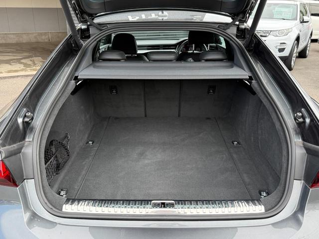 Ａ７スポーツバック ４５ＴＦＳＩクワトロ　Ｓラインパッケージ　マトリクスＬＥＤ　本革　バーチャルＣＰ　ＢＳＭ　電動リア　純正ナビ（ＢＴ／ＣａｒＰｌａｙ／フルセグ）　Ａｕｄｉプレセンス　バックカメラ　ＡＣＣ　ＬＫＡ　パーキングアシスト　パワーシート　シートヒーター（45枚目）