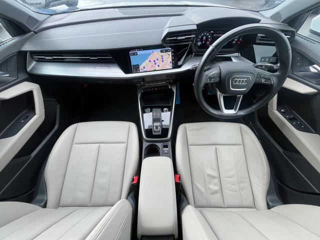 A3 スポーツバック30TFSIアドバンスド ラグジュアリーPKG コンビニエンス&アシスタンスPKG 本革シート シートヒーター プライバシーガラス MMI ACC LEDライト スマートキー ETC2.0 ドライブレコーダー(3枚目)