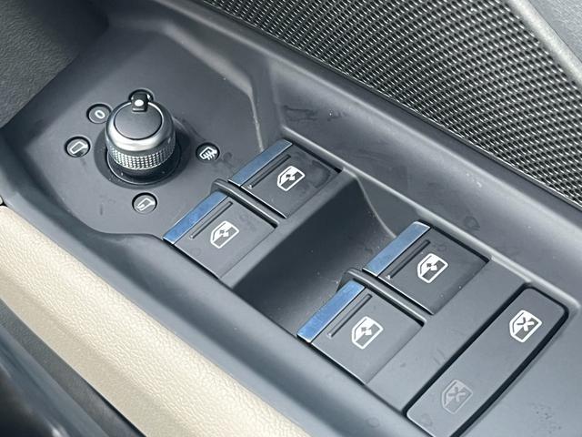 A3 スポーツバック30TFSIアドバンスド ラグジュアリーPKG コンビニエンス&アシスタンスPKG 本革シート シートヒーター プライバシーガラス MMI ACC LEDライト スマートキー ETC2.0 ドライブレコーダー(32枚目)