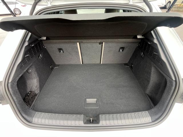 A3 スポーツバック30TFSIアドバンスド ラグジュアリーPKG コンビニエンス&アシスタンスPKG 本革シート シートヒーター プライバシーガラス MMI ACC LEDライト スマートキー ETC2.0 ドライブレコーダー(48枚目)