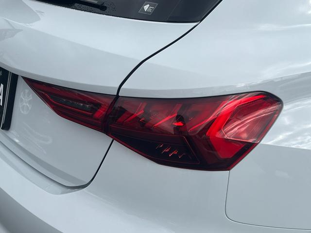 A3 スポーツバック30TFSIアドバンスド ラグジュアリーPKG コンビニエンス&アシスタンスPKG 本革シート シートヒーター プライバシーガラス MMI ACC LEDライト スマートキー ETC2.0 ドライブレコーダー(54枚目)