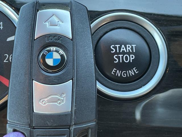 Ｚ４ ｓＤｒｉｖｅ２３ｉ　ハイラインパッケージ　電動開閉式ハードトップ　茶革シート　純正ＨＤＤナビ（ＡＵＸ／ＵＳＢ／ＣＤ／ＤＶＤ／フルセグ）　ＨＩＤライト　左右独立式オートエアコン　純正１７インチアルミホイール　純正フロアマット（11枚目）