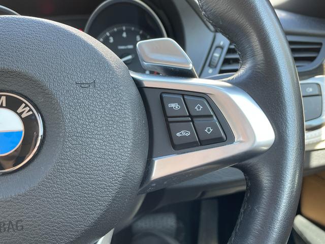 Ｚ４ ｓＤｒｉｖｅ２３ｉ　ハイラインパッケージ　電動開閉式ハードトップ　茶革シート　純正ＨＤＤナビ（ＡＵＸ／ＵＳＢ／ＣＤ／ＤＶＤ／フルセグ）　ＨＩＤライト　左右独立式オートエアコン　純正１７インチアルミホイール　純正フロアマット（17枚目）