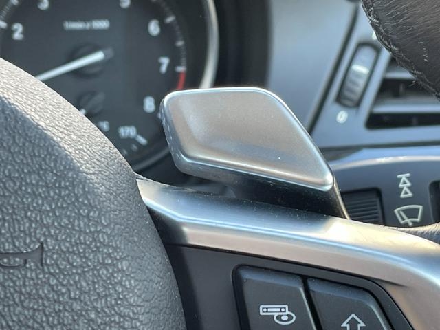 Ｚ４ ｓＤｒｉｖｅ２３ｉ　ハイラインパッケージ　電動開閉式ハードトップ　茶革シート　純正ＨＤＤナビ（ＡＵＸ／ＵＳＢ／ＣＤ／ＤＶＤ／フルセグ）　ＨＩＤライト　左右独立式オートエアコン　純正１７インチアルミホイール　純正フロアマット（20枚目）