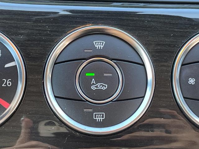 Ｚ４ ｓＤｒｉｖｅ２３ｉ　ハイラインパッケージ　電動開閉式ハードトップ　茶革シート　純正ＨＤＤナビ（ＡＵＸ／ＵＳＢ／ＣＤ／ＤＶＤ／フルセグ）　ＨＩＤライト　左右独立式オートエアコン　純正１７インチアルミホイール　純正フロアマット（29枚目）