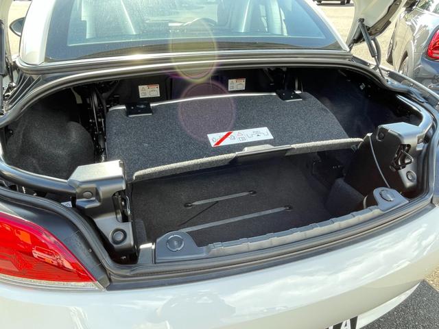 Ｚ４ ｓＤｒｉｖｅ２３ｉ　ハイラインパッケージ　電動開閉式ハードトップ　茶革シート　純正ＨＤＤナビ（ＡＵＸ／ＵＳＢ／ＣＤ／ＤＶＤ／フルセグ）　ＨＩＤライト　左右独立式オートエアコン　純正１７インチアルミホイール　純正フロアマット（45枚目）