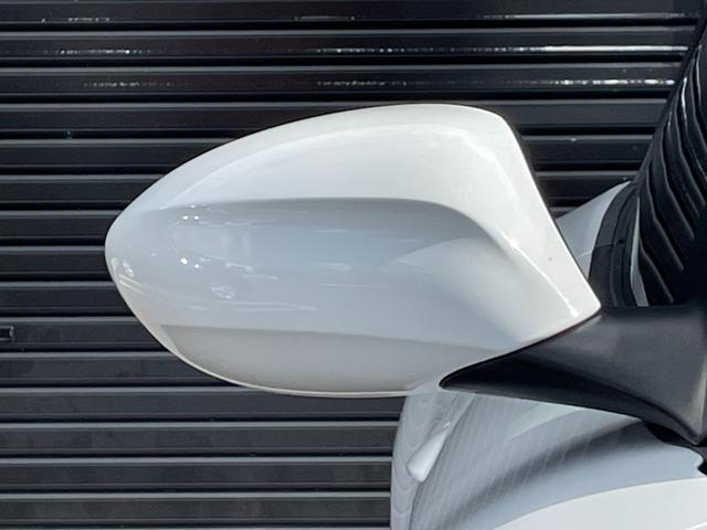 Ｚ４ ｓＤｒｉｖｅ２３ｉ　ハイラインパッケージ　電動開閉式ハードトップ　茶革シート　純正ＨＤＤナビ（ＡＵＸ／ＵＳＢ／ＣＤ／ＤＶＤ／フルセグ）　ＨＩＤライト　左右独立式オートエアコン　純正１７インチアルミホイール　純正フロアマット（49枚目）