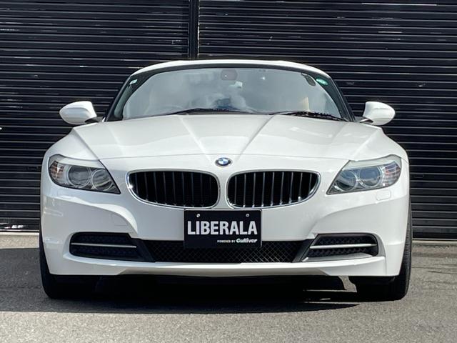 Ｚ４ ｓＤｒｉｖｅ２３ｉ　ハイラインパッケージ　電動開閉式ハードトップ　茶革シート　純正ＨＤＤナビ（ＡＵＸ／ＵＳＢ／ＣＤ／ＤＶＤ／フルセグ）　ＨＩＤライト　左右独立式オートエアコン　純正１７インチアルミホイール　純正フロアマット（55枚目）