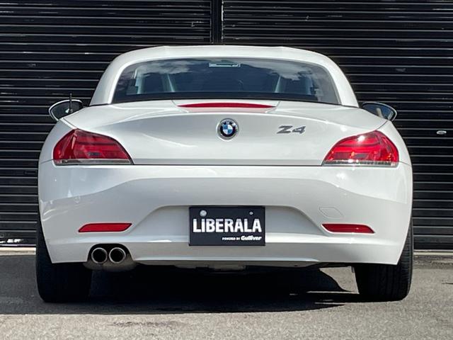 Ｚ４ ｓＤｒｉｖｅ２３ｉ　ハイラインパッケージ　電動開閉式ハードトップ　茶革シート　純正ＨＤＤナビ（ＡＵＸ／ＵＳＢ／ＣＤ／ＤＶＤ／フルセグ）　ＨＩＤライト　左右独立式オートエアコン　純正１７インチアルミホイール　純正フロアマット（58枚目）