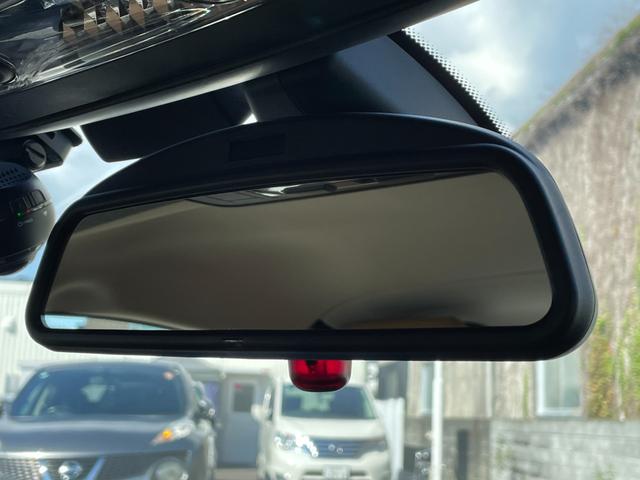 Ｚ４ ｓＤｒｉｖｅ２３ｉ　ハイラインパッケージ　電動開閉式ハードトップ　茶革シート　純正ＨＤＤナビ（ＡＵＸ／ＵＳＢ／ＣＤ／ＤＶＤ／フルセグ）　ＨＩＤライト　左右独立式オートエアコン　純正１７インチアルミホイール　純正フロアマット（61枚目）