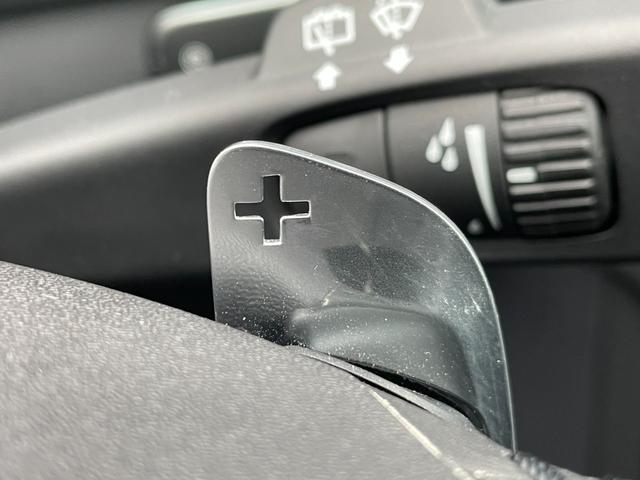 Ｖ６０ Ｄ４　ＳＥ　黒革　メモリー付きパワーシート　純正ナビ　ＢＬＩＳ　アダブティブクルーズコントロール　バックカメラ　アクティブハイビーム　純正１７インチアルミホイール　ＥＴＣ　純正フロアマット　スマートキー（18枚目）