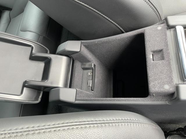 Ｖ６０ Ｄ４　ＳＥ　黒革　メモリー付きパワーシート　純正ナビ　ＢＬＩＳ　アダブティブクルーズコントロール　バックカメラ　アクティブハイビーム　純正１７インチアルミホイール　ＥＴＣ　純正フロアマット　スマートキー（30枚目）