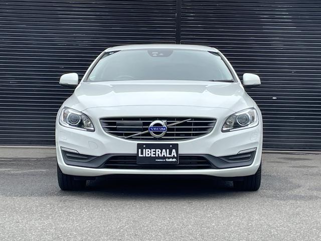 Ｖ６０ Ｄ４　ＳＥ　黒革　メモリー付きパワーシート　純正ナビ　ＢＬＩＳ　アダブティブクルーズコントロール　バックカメラ　アクティブハイビーム　純正１７インチアルミホイール　ＥＴＣ　純正フロアマット　スマートキー（51枚目）