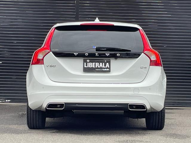 Ｖ６０ Ｄ４　ＳＥ　黒革　メモリー付きパワーシート　純正ナビ　ＢＬＩＳ　アダブティブクルーズコントロール　バックカメラ　アクティブハイビーム　純正１７インチアルミホイール　ＥＴＣ　純正フロアマット　スマートキー（52枚目）