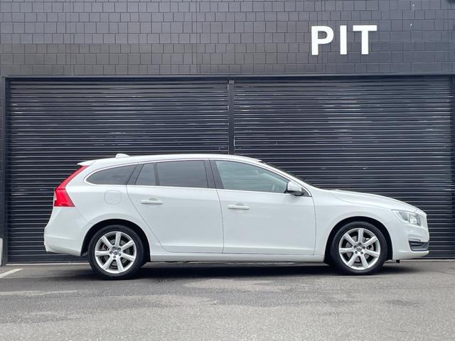 Ｖ６０ Ｄ４　ＳＥ　黒革　メモリー付きパワーシート　純正ナビ　ＢＬＩＳ　アダブティブクルーズコントロール　バックカメラ　アクティブハイビーム　純正１７インチアルミホイール　ＥＴＣ　純正フロアマット　スマートキー（55枚目）