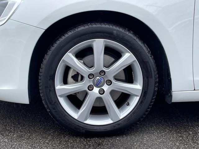 Ｖ６０ Ｄ４　ＳＥ　黒革　メモリー付きパワーシート　純正ナビ　ＢＬＩＳ　アダブティブクルーズコントロール　バックカメラ　アクティブハイビーム　純正１７インチアルミホイール　ＥＴＣ　純正フロアマット　スマートキー（58枚目）