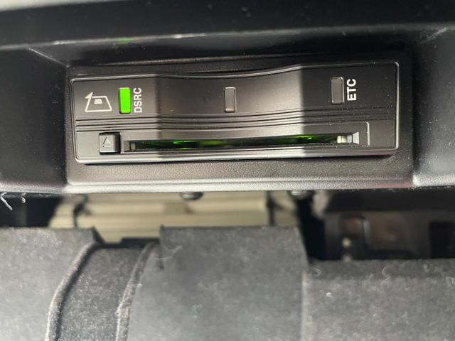 ディスカバリー HSE サンルーフ MERIDIANスピーカー シートパック エアサスペンション シートヒーター 純正ナビ(Bluetooth/AppleCarPlay/AndroidAuto/USB) BLIS ACC(7枚目)