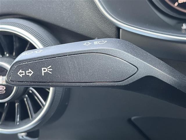 TTクーペ 2.0TFSI バーチャルコックピット MMIナビ(Bluetooth/AUX/USB/フルセグ) デラックスオートマチックエアコンディショナー ドライブセレクト パーキングアシスト 本革ステアリングホイール(8枚目)