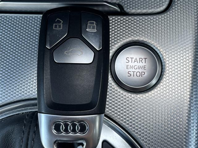 TTクーペ 2.0TFSI バーチャルコックピット MMIナビ(Bluetooth/AUX/USB/フルセグ) デラックスオートマチックエアコンディショナー ドライブセレクト パーキングアシスト 本革ステアリングホイール(11枚目)