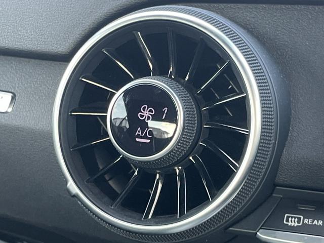 TTクーペ 2.0TFSI バーチャルコックピット MMIナビ(Bluetooth/AUX/USB/フルセグ) デラックスオートマチックエアコンディショナー ドライブセレクト パーキングアシスト 本革ステアリングホイール(22枚目)