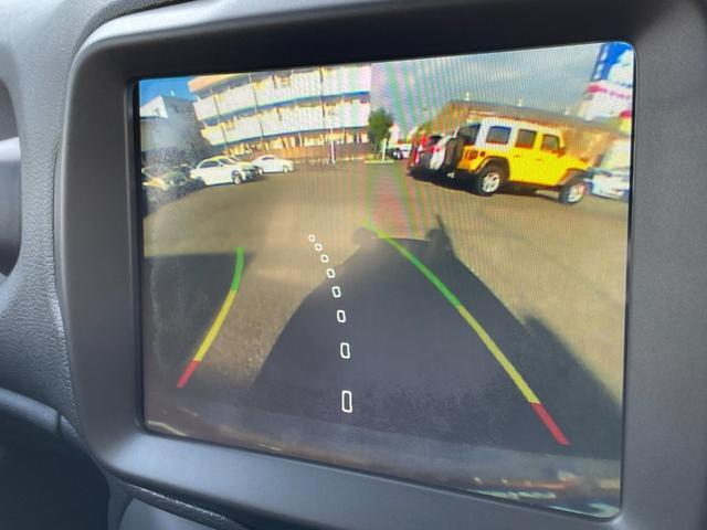 ジープ・レネゲード リミテッド 黒革 パワーシート シートヒーター 純正ナビ(Bluetooth/AppleCarPlay/AUX/USB/フルセグ) ACC 衝突被害軽減システム ステアリングヒーター ブラインドスポットモニター(6枚目)