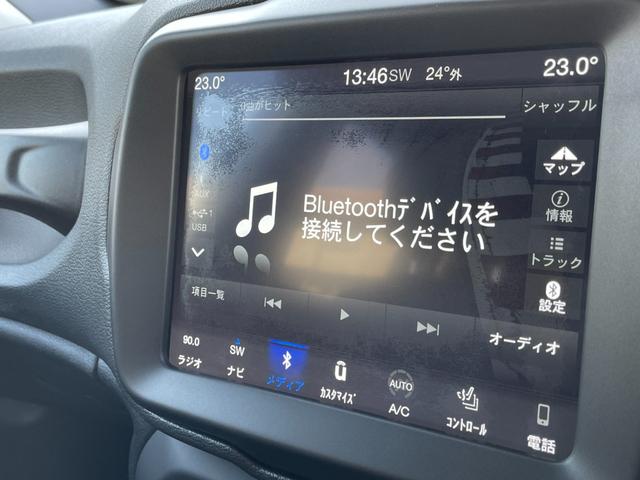 ジープ・レネゲード リミテッド 黒革 パワーシート シートヒーター 純正ナビ(Bluetooth/AppleCarPlay/AUX/USB/フルセグ) ACC 衝突被害軽減システム ステアリングヒーター ブラインドスポットモニター(8枚目)