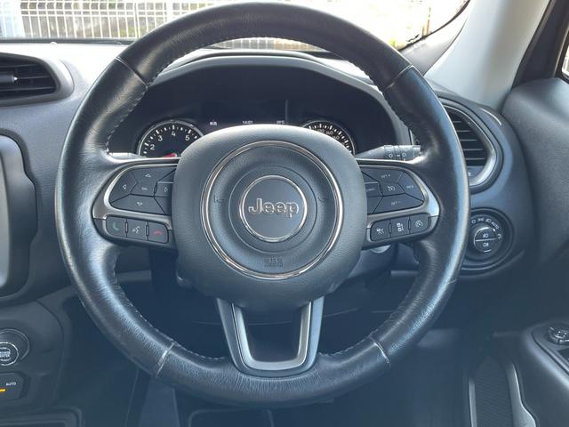 ジープ・レネゲード リミテッド 黒革 パワーシート シートヒーター 純正ナビ(Bluetooth/AppleCarPlay/AUX/USB/フルセグ) ACC 衝突被害軽減システム ステアリングヒーター ブラインドスポットモニター(12枚目)
