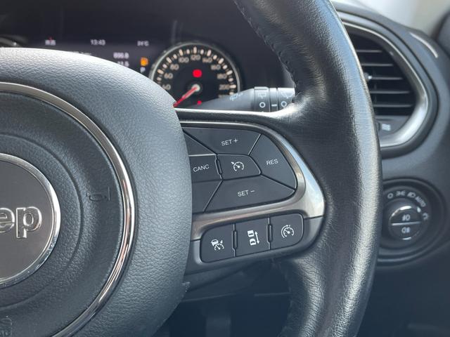 ジープ・レネゲード リミテッド 黒革 パワーシート シートヒーター 純正ナビ(Bluetooth/AppleCarPlay/AUX/USB/フルセグ) ACC 衝突被害軽減システム ステアリングヒーター ブラインドスポットモニター(15枚目)