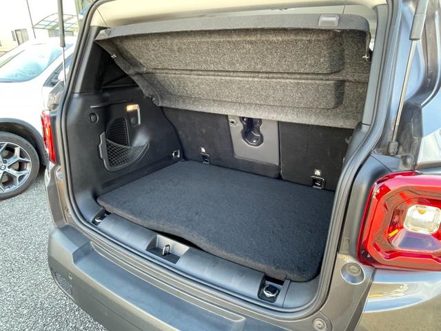 ジープ・レネゲード リミテッド 黒革 パワーシート シートヒーター 純正ナビ(Bluetooth/AppleCarPlay/AUX/USB/フルセグ) ACC 衝突被害軽減システム ステアリングヒーター ブラインドスポットモニター(42枚目)