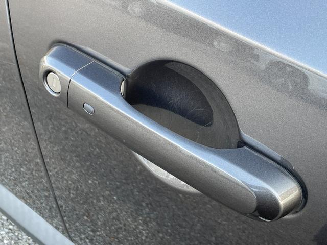 ジープ・レネゲード リミテッド 黒革 パワーシート シートヒーター 純正ナビ(Bluetooth/AppleCarPlay/AUX/USB/フルセグ) ACC 衝突被害軽減システム ステアリングヒーター ブラインドスポットモニター(44枚目)