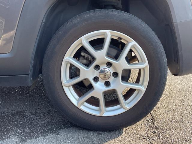 ジープ・レネゲード リミテッド 黒革 パワーシート シートヒーター 純正ナビ(Bluetooth/AppleCarPlay/AUX/USB/フルセグ) ACC 衝突被害軽減システム ステアリングヒーター ブラインドスポットモニター(57枚目)