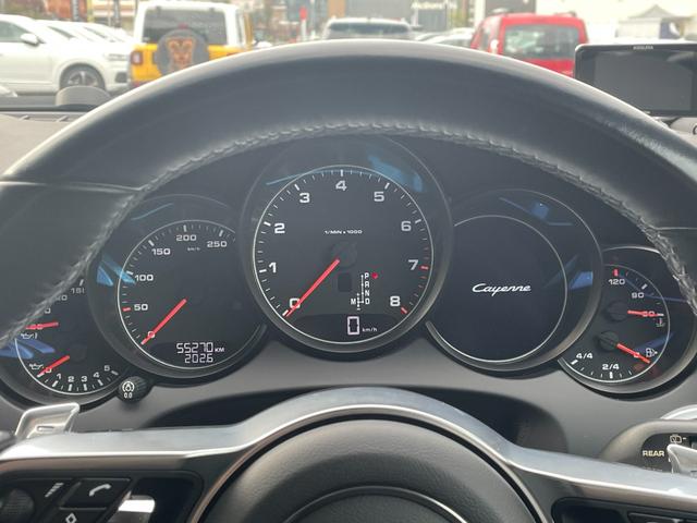 ご来場が難しいお客様でもご安心下さい、店頭在庫でしたらテレビ電話などを使いお車の詳細をご説明させて頂く事も可能でございます。当店スタッフが真心込めてご対応させて頂きます。