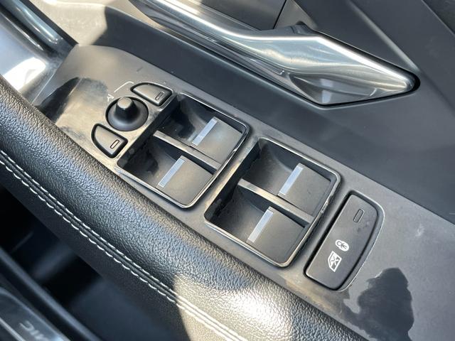 Eペイス R‐ダイナミック SE 250PS SR 本革 HUD BSM MERIDIAN 電動リア 純正ナビ(BT/CarPlay/フルセグ) 360°カメラ ACC LKA パーキングアシスト パワーシート シートヒーター ETC ドラレコ(35枚目)