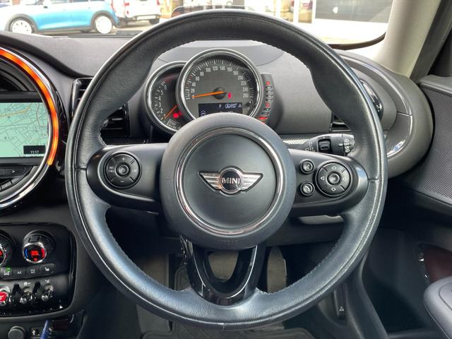 ＭＩＮＩ クーパーＳ　クラブマン　ＨＵＤ　メモリー付きパワーシート　シートヒーター　純正ナビ　ＴＶ　バックカメラ　　ハーフレザー　クルーズコントロール　純正ＡＷ付き冬タイヤ有り　ＥＴＣ　ＬＥＤヘッドライト　アンビエントライト（17枚目）