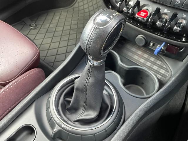 ＭＩＮＩ クーパーＳ　クラブマン　ＨＵＤ　メモリー付きパワーシート　シートヒーター　純正ナビ　ＴＶ　バックカメラ　　ハーフレザー　クルーズコントロール　純正ＡＷ付き冬タイヤ有り　ＥＴＣ　ＬＥＤヘッドライト　アンビエントライト（24枚目）