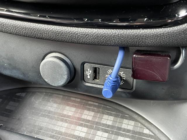 ＭＩＮＩ クーパーＳ　クラブマン　ＨＵＤ　メモリー付きパワーシート　シートヒーター　純正ナビ　ＴＶ　バックカメラ　　ハーフレザー　クルーズコントロール　純正ＡＷ付き冬タイヤ有り　ＥＴＣ　ＬＥＤヘッドライト　アンビエントライト（38枚目）