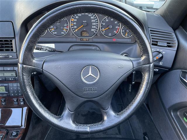 SL SL320 ハードトップ 黒革 シートヒーター 電動シート クルーズコントロール ETC 純正オーディオ スぺアキー(5枚目)