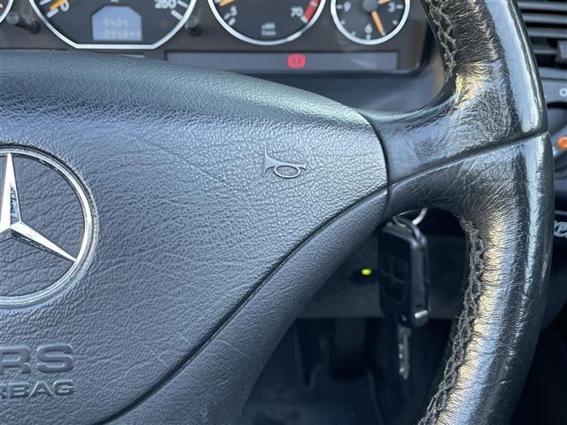 SL SL320 ハードトップ 黒革 シートヒーター 電動シート クルーズコントロール ETC 純正オーディオ スぺアキー(8枚目)