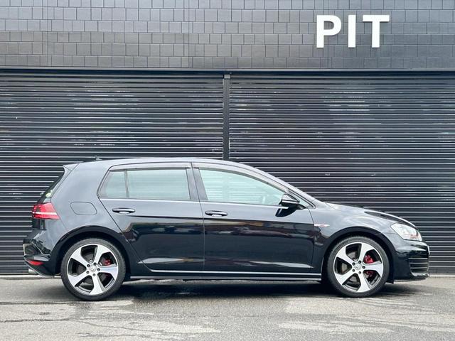 ゴルフＧＴＩ ベースグレード　アダプティブクルーズコントロール　ＤｉｓｃｏｖｅｒＰｒｏナビ　バックカメラ　フルセグ　パークパイロット　オプション１８インチＡＷ　プリクラッシュセーフティー　レーンキープアシスト　ＥＴＣ２．０（39枚目）