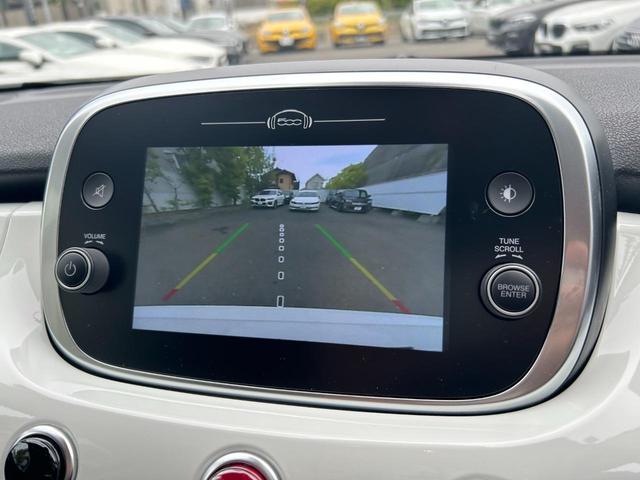 ５００Ｘ クロス　茶革　ＢＳＭ　ディスプレイオーディオ（Ｂｌｕｅｔｏｏｔｈ／ＣａｒＰｌａｙ）　ＡＥＢ　Ｂカメラ　ＡＣＣ　レーンキープアシスト　Ｐアシスト　スマートキー　Ｐシート　シートヒーター　パドルシフト　ＥＴＣ（6枚目）