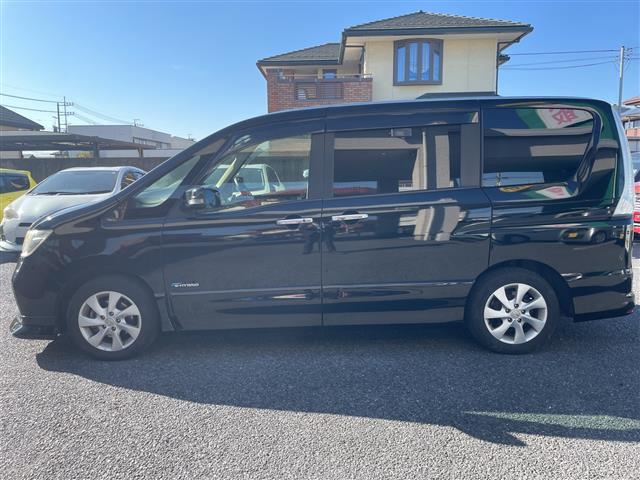 セレナ ハイウェイスターG S-ハイブリッド エアロモード(4枚目)