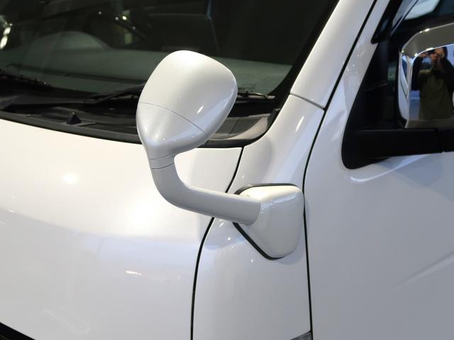 ハイエースバン スーパーGL ダークプライムII 特別低金利2.4% スーパーGL ダークプライム2 パールホワイト 高さ調整式ベットキット アルパイン:11インチBIG-X、12.8フリップダウンモニター、ピラースピーカー 天井スピーカー バットテ(5枚目)