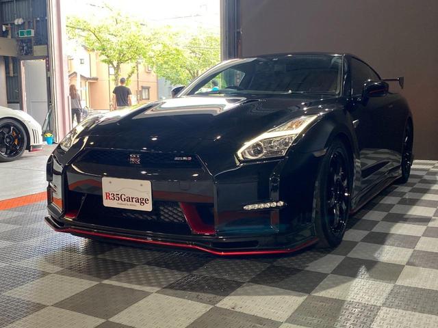 ＧＴ－Ｒ 　ＮＩＳＭＯスポーツリセッティング済　ドライブレコーダー　内装色赤／黒　Ｂｌｕｅｔｏｏｔｈ接続可　ミラー型レーダー　専用カーボンフロントバンパー　専用カーボンリアスポイラー（6枚目）