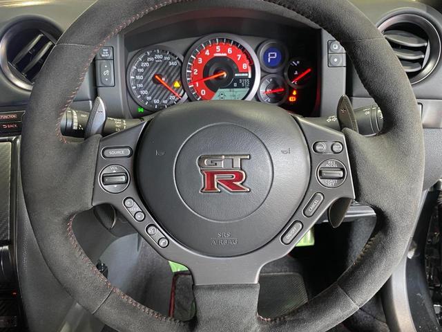 ＧＴ－Ｒ 　ＮＩＳＭＯスポーツリセッティング済　ドライブレコーダー　内装色赤／黒　Ｂｌｕｅｔｏｏｔｈ接続可　ミラー型レーダー　専用カーボンフロントバンパー　専用カーボンリアスポイラー（35枚目）