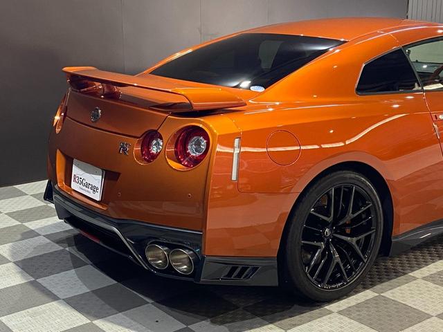 ＧＴ－Ｒ プレミアムエディション　ファッショナブルインテリア　ＢＯＳＥサウンドシステム　プライバシーガラス　ＦＵＪＩＴＵＢＯ製チタンマフラー　２０インチレイズアルミホイール　バックカメラ　ドライブレコーダー　ＥＴＣ（15枚目）