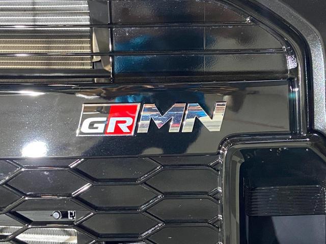 ＧＲＭＮ　サーキットパッケージ　レカロ製フルバケットシート　ボディ補強　カーボンパーツ　ＢＢＳ製ＧＲＭＮ専用１８インチアルミホイール　ＧＲ機械式ＬＳＤ　ビルシュタイン製減衰力調整式ショックアブソーバー　ＥＴＣ(13枚目)