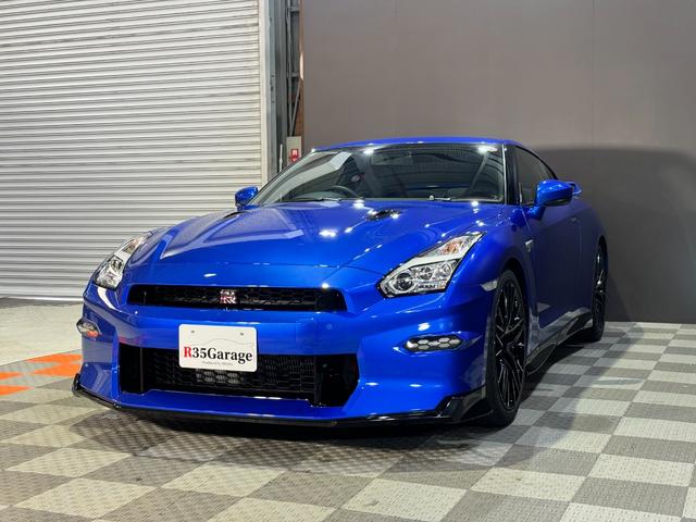 ＧＴ－Ｒ ブラックエディション　・前後ドライブレコーダー　・ＮＩＳＭＯフロアマット　・ＦＵＪＩＴＳＵＢＯ製チタンマフラー　・２０インチレイズ製アルミ鍛造ホイール　・ＲＥＣＡＲＯ製ハーフレザーシート　・ＢＯＳＥサウンドシステム（6枚目）