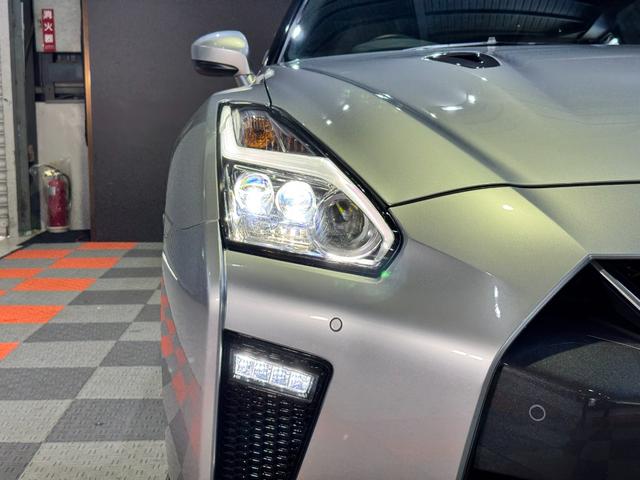 ＧＴ－Ｒ プレミアムエディション　ワンオーナー／ファッショナブルインテリア（アーバンブラック）／ＳＲＳサイドエアバック／プライバシーガラス／ＢＯＳＥサウンドシステム／純正２０インチアルミホイール（15枚目）