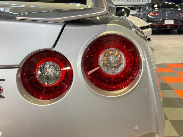 ＧＴ－Ｒ プレミアムエディション　ワンオーナー／ファッショナブルインテリア（アーバンブラック）／ＳＲＳサイドエアバック／プライバシーガラス／ＢＯＳＥサウンドシステム／純正２０インチアルミホイール（36枚目）